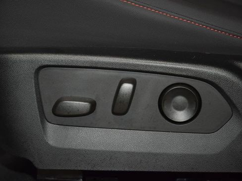 Used 2024 Chevrolet Colorado Z71 w/ Z71 Convenience Package 2 AWD/4WD image 39