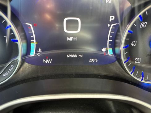 Used 2023 Chrysler Pacifica Touring-L FWD image 18