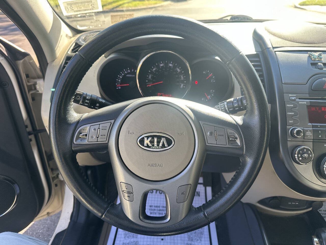 Used 2011 Kia Soul ! FWD image 17