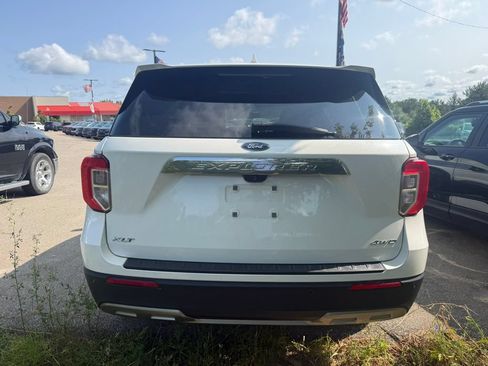 Certified 2022 Ford Explorer XLT w/ Equipment Group 202A AWD/4WD image 7