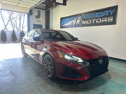 Used 2023 Nissan Altima 2.0 SR FWD image 1