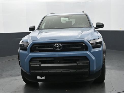 Used 2025 Toyota 4Runner SR5 RWD image 8