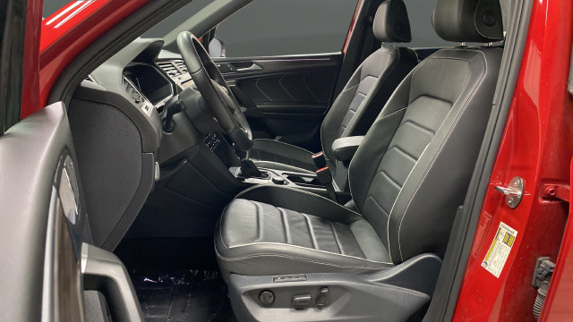 Used 2024 Volkswagen Tiguan SEL R-Line AWD/4WD image 9