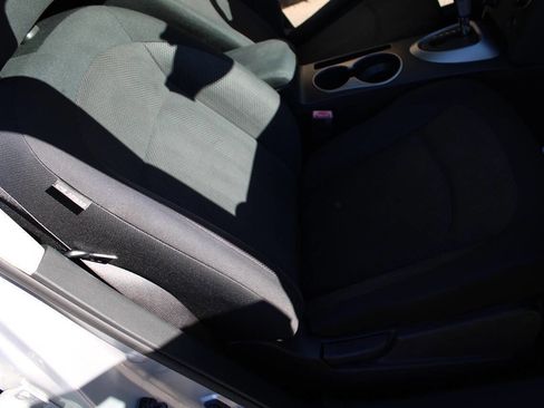 Used 2011 Nissan Rogue S image 38