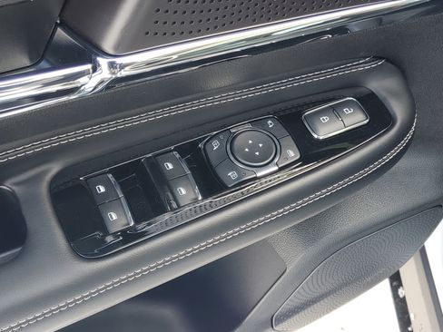 New 2026 Lincoln Corsair Premiere image 10