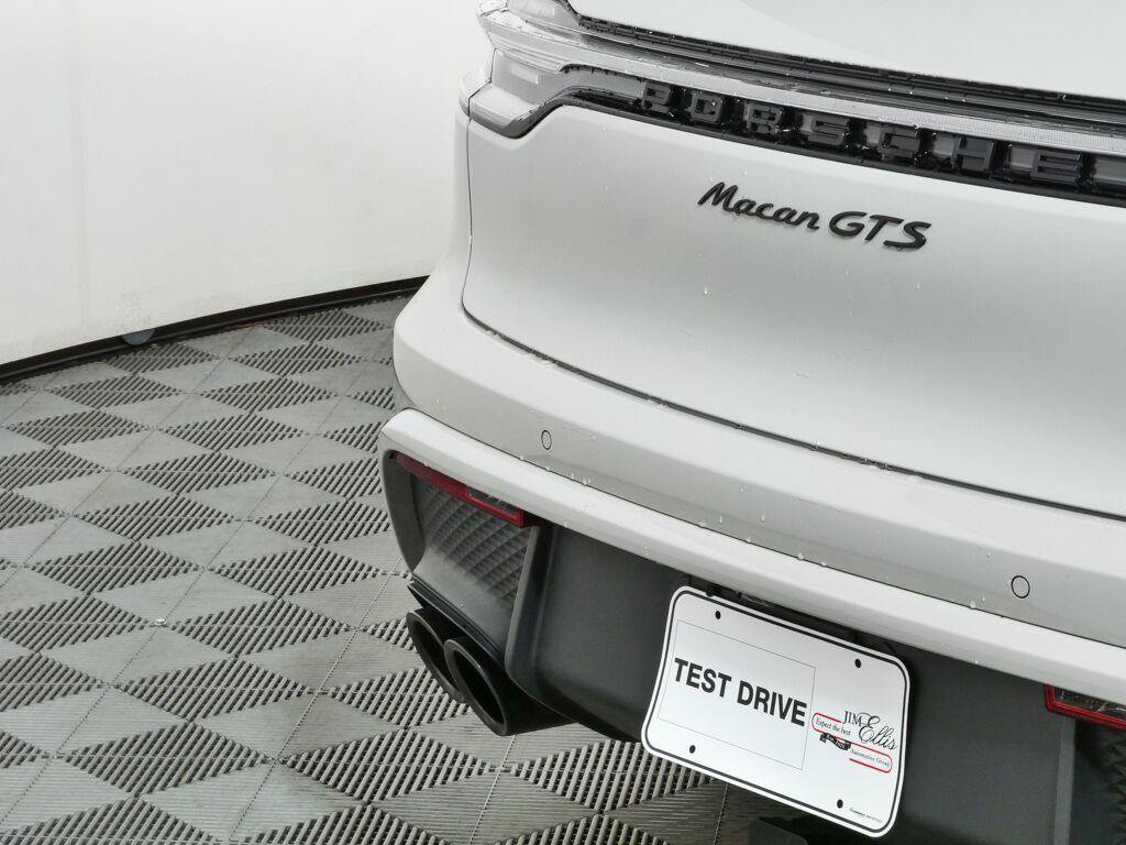 Certified 2026 Porsche Macan GTS AWD/4WD image 39