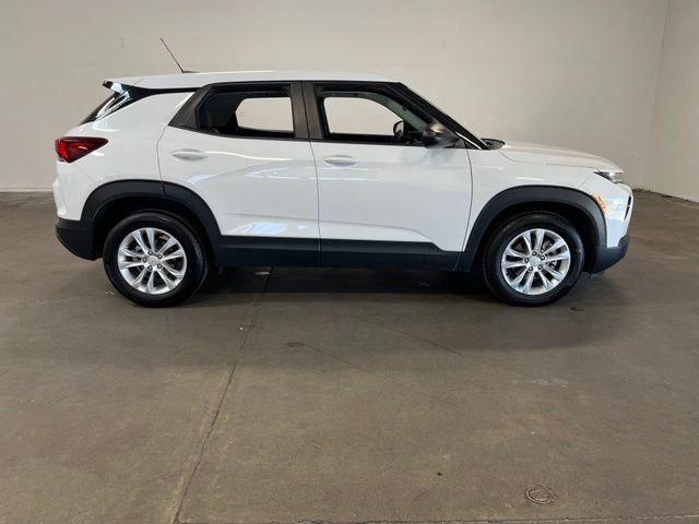 Used 2022 Chevrolet TrailBlazer LS FWD image 2