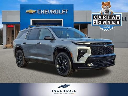 Used 2025 Chevrolet Traverse RS w/ LPO, Floor Liner Package image 1
