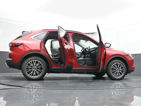 New 2025 Ford Escape SE image 70