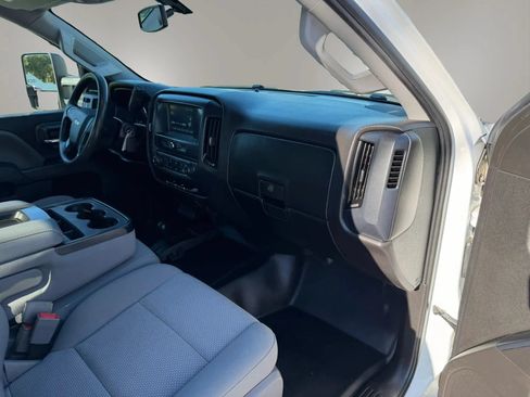 Used 2019 Chevrolet Silverado 2500 W/T AWD/4WD image 43