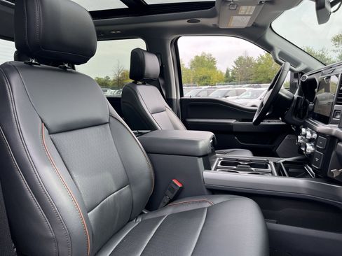 New 2026 Ford F250 Lariat w/ Black Appearance Package image 27