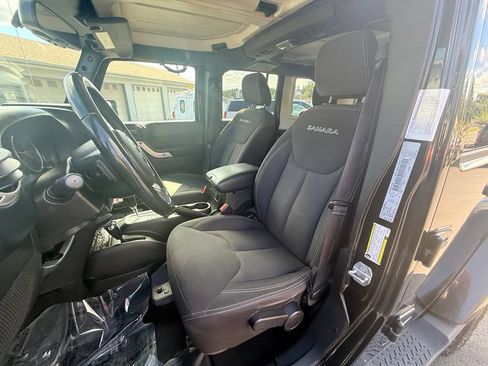 Used 2018 Jeep Wrangler Unlimited Sahara AWD/4WD image 15