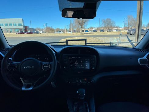 Used 2025 Kia Soul LX w/ LX Technology Package image 31