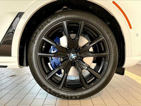 Used 2025 BMW X7 xDrive40i w/ M Sport Package AWD/4WD image 14