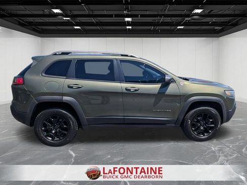 Used 2019 Jeep Cherokee Trailhawk w/ Comfort/Convenience Group AWD/4WD image 6