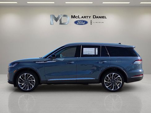 New 2026 Lincoln Aviator Reserve image 3