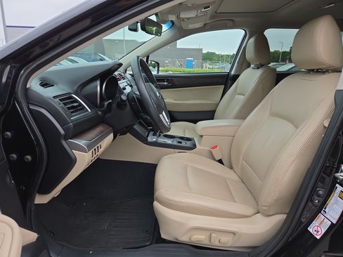 Used 2017 Subaru Outback 2.5i Limited AWD/4WD image 10