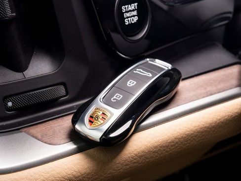 New 2026 Porsche Cayenne image 13