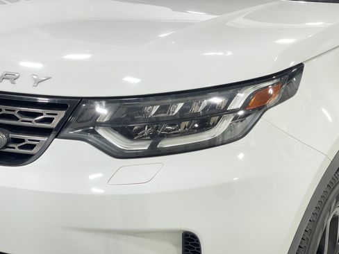 Used 2017 Land Rover Discovery SE image 36