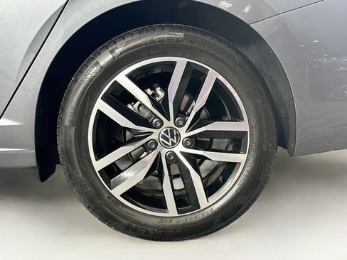 Used 2025 Volkswagen Jetta SE FWD image 11