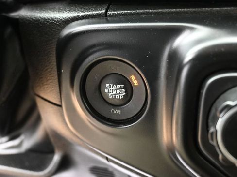 Used 2022 Jeep Wrangler Unlimited Sahara w/ Cold Weather Group AWD/4WD image 12