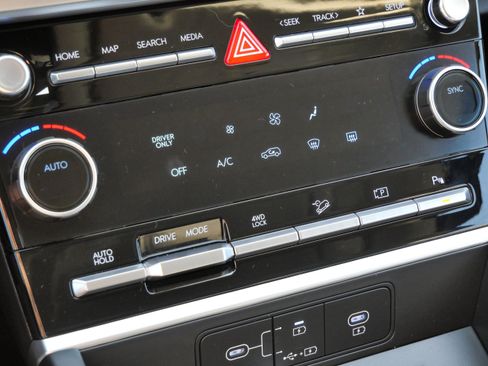 Certified 2026 Hyundai Santa Fe SE image 24