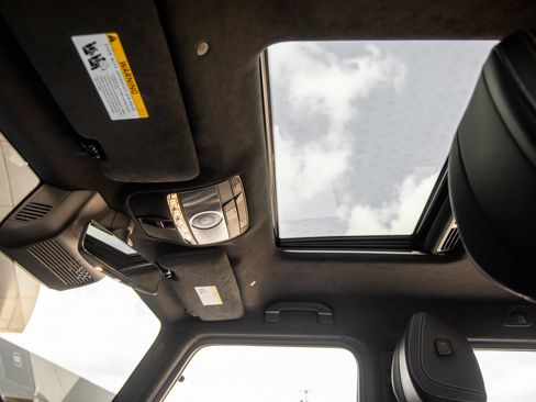 Used 2025 Mercedes-Benz G 550 image 23