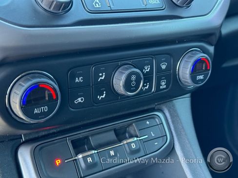 Used 2023 GMC Acadia AT4 w/ Technology Package image 31