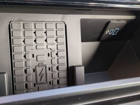 New 2026 Ford F250 Lariat w/ Black Appearance Package image 26