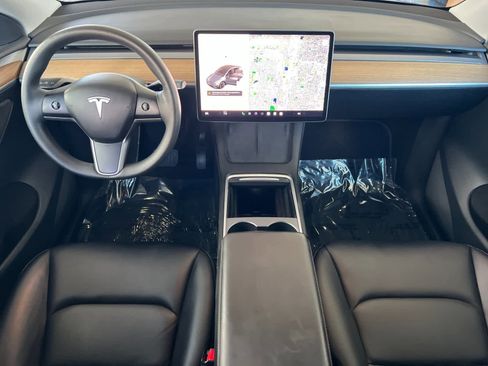 Used 2023 Tesla Model Y Long Range image 4