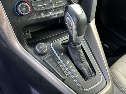 Used 2015 Ford Focus Titanium w/ Titanium Cold Weather Package image 23