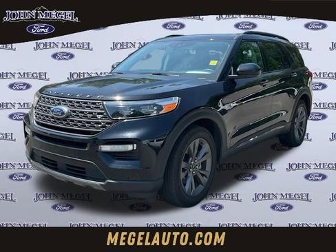 Used 2024 Ford Explorer XLT w/ Equipment Group 202A RWD image 1