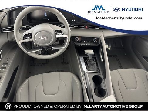 Certified 2025 Hyundai Elantra Sport image 27