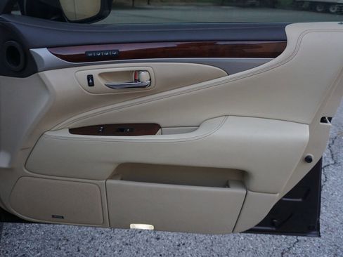 Used 2015 Lexus LS 460 image 15