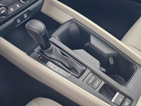 Used 2025 Honda Accord SE image 30