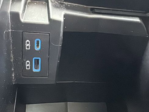 Used 2023 Toyota Sienna XSE image 34