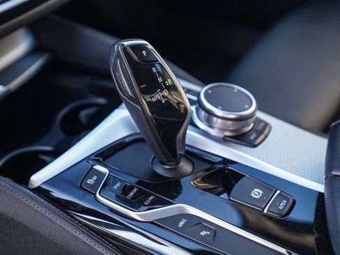 Used 2018 BMW 530e w/ M Sport Package 2 image 18