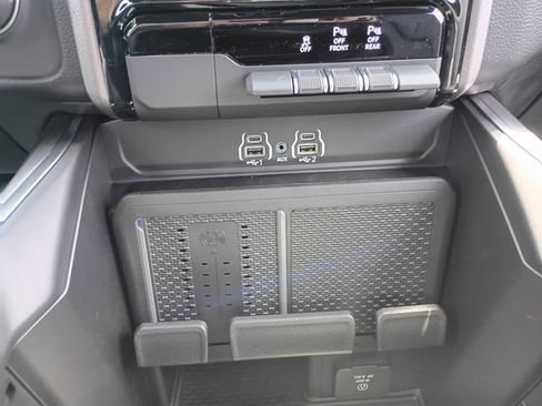 New 2026 RAM 1500 4x4 Crew Cab image 18