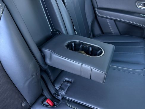 Used 2018 Bentley Bentayga image 23