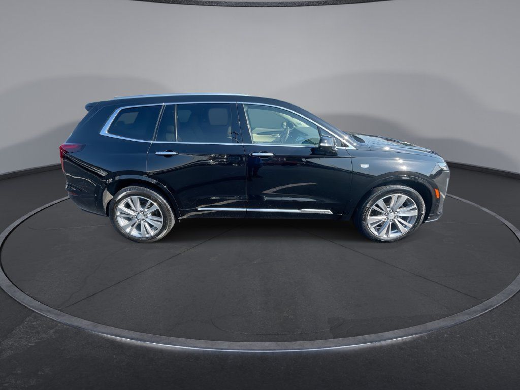 Used 2023 Cadillac XT6 Premium Luxury w/ Technology Package FWD image 9