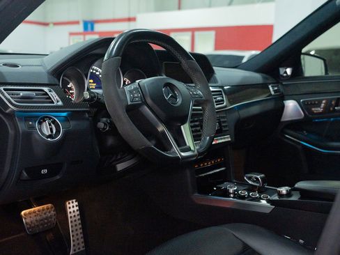 Used 2014 Mercedes-Benz E 63 AMG S-Model w/ Driver Assistance Package image 23