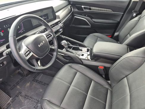 Certified 2025 Kia Telluride EX image 12