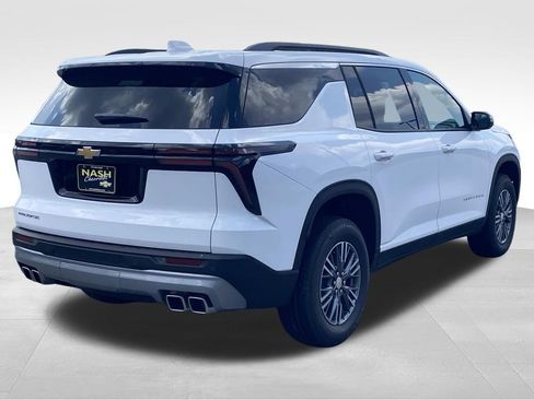 New 2026 Chevrolet Traverse LT w/ LPO, Floor Liner Package image 3
