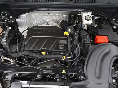Used 2025 Chevrolet TrailBlazer LT FWD image 18