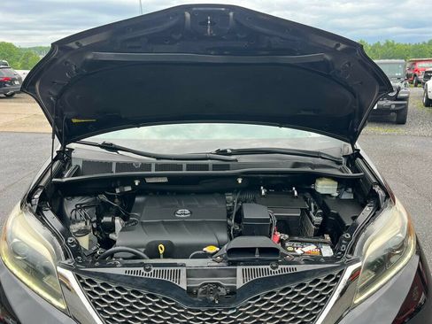 Used 2016 Toyota Sienna SE Premium FWD image 37