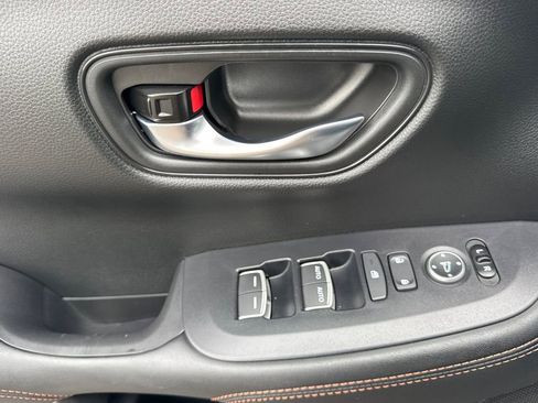 Certified 2025 Honda HR-V Sport image 5
