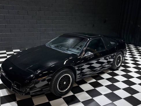 Used 1988 Pontiac Fiero GT image 8