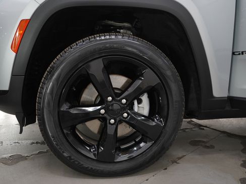 Used 2024 Jeep Grand Cherokee L Altitude image 31