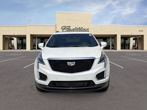 Used 2020 Cadillac XT5 Sportv w/ Platinum Package AWD/4WD image 2