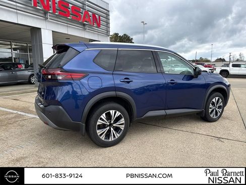 Used 2021 Nissan Rogue SV w/ Premium Package image 7